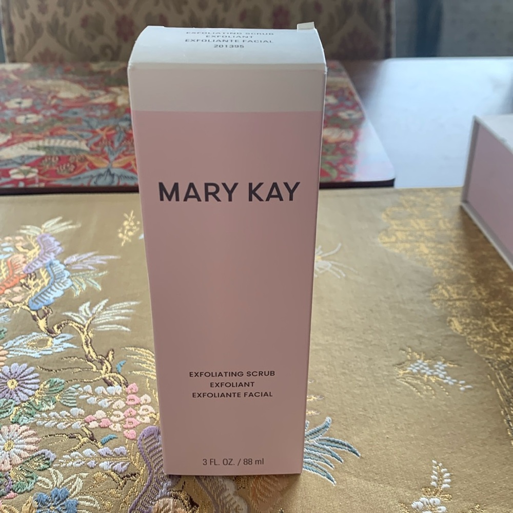 Mary Kay Exfoliating Scrub. Brand new!